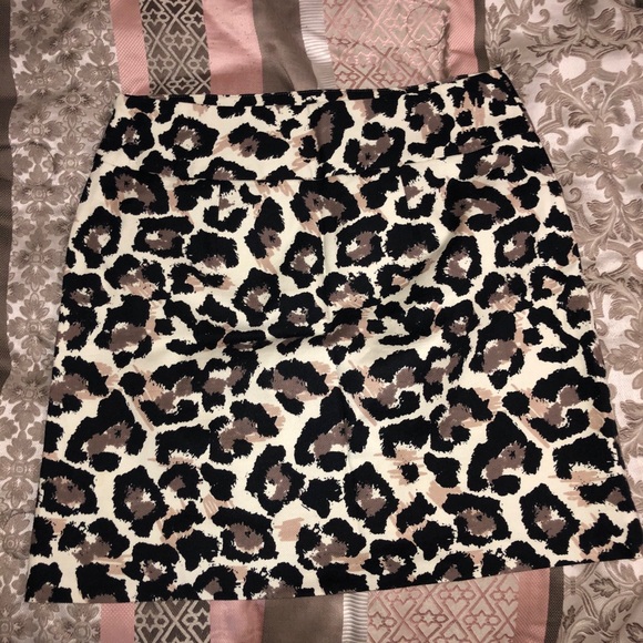 2 LOFT Cheetah Print & Black Skirt - Picture 1 of 9